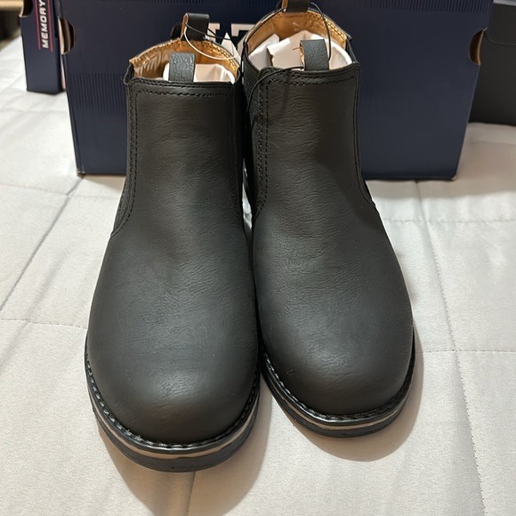 Izod Men's Chukka Black Boot - Picture 3 of 5